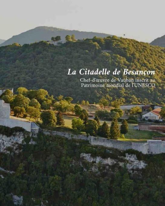 Vila Little Loue, Au Bord De La Riviere Chenecey-Buillon Exteriér fotografie