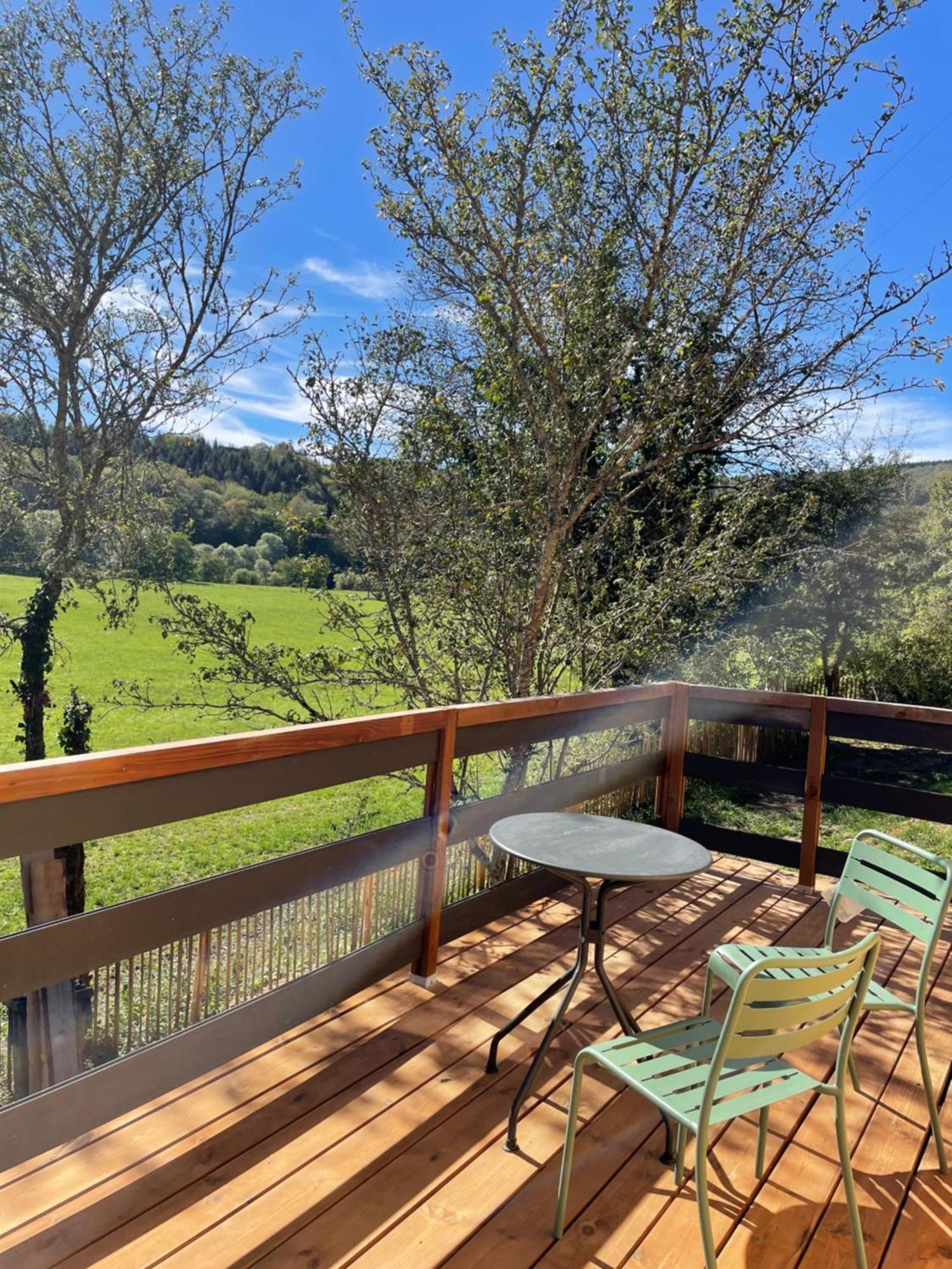 Vila Little Loue, Au Bord De La Riviere Chenecey-Buillon Exteriér fotografie