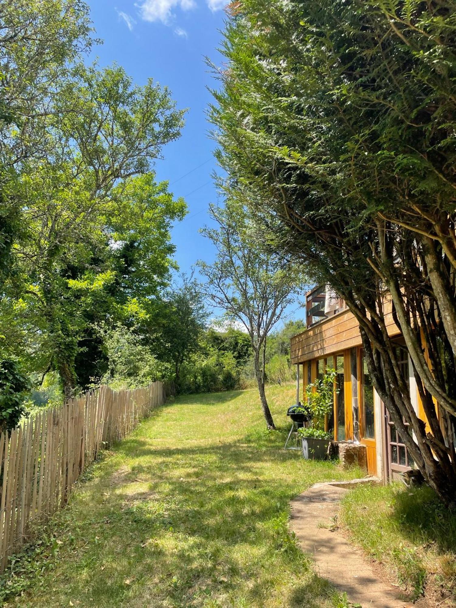 Vila Little Loue, Au Bord De La Riviere Chenecey-Buillon Exteriér fotografie